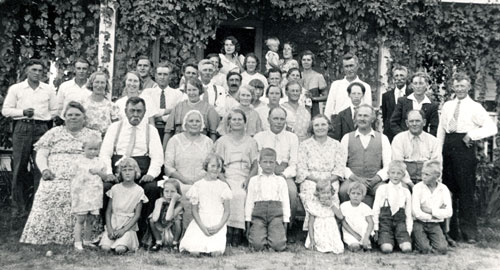 The Silberman Gathering in 1935.